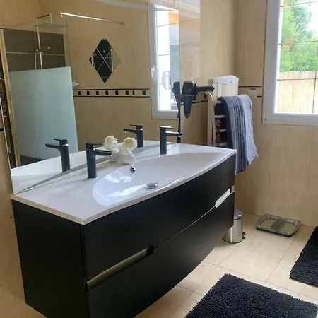 Βίλα Avec Piscine Aux Portes Du Circuit Des 24 *