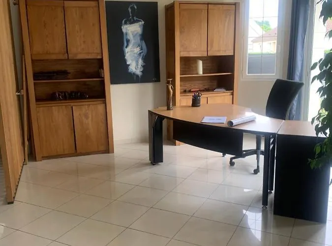 Villa Avec Piscine Aux Portes Du Circuit Des 24 *